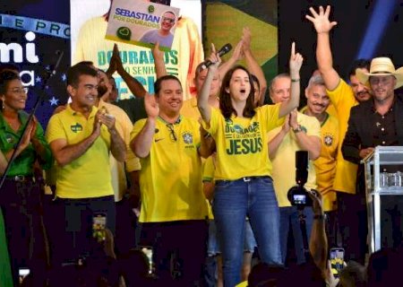 Bolsonaro imp&otilde;e e esposa de deputado ser&aacute; vice de Mar&ccedil;al