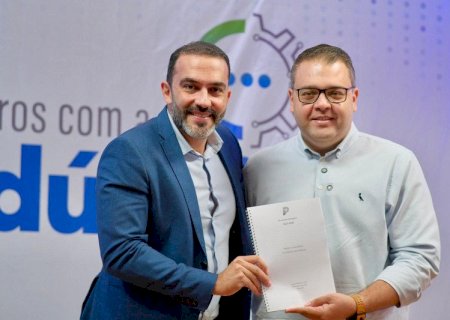 Em agenda com setor industrial, Alan Guedes entrega Plano de Governo