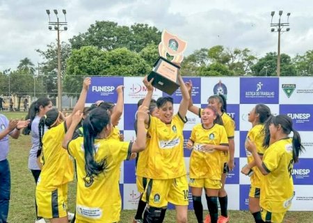 Time de Dourados &eacute; campe&atilde;o do 1&ordm; Torneio de Futebol Feminino Ind&iacute;gena