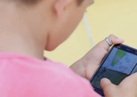 Escolas da educação básica iniciam ano letivo com proibição de celular
