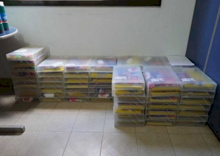 Vicentina inicia ano letivo entregando material escolar e com vagas ampliadas