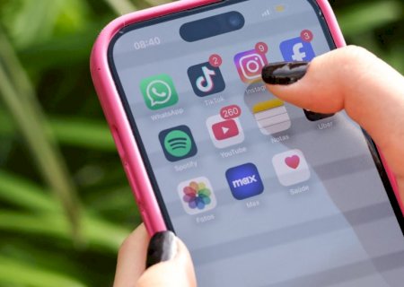 Vício nas redes sociais é real, e elas são construídas para isso, apontam especialistas