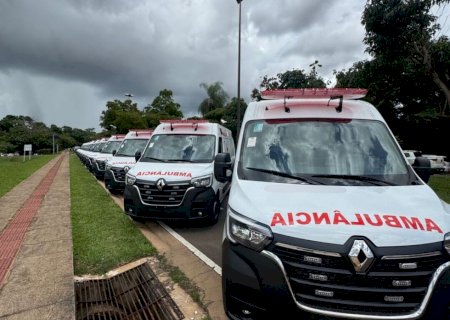 Geraldo Resende comemora entrega de ambulâncias para 11 municípios de MS