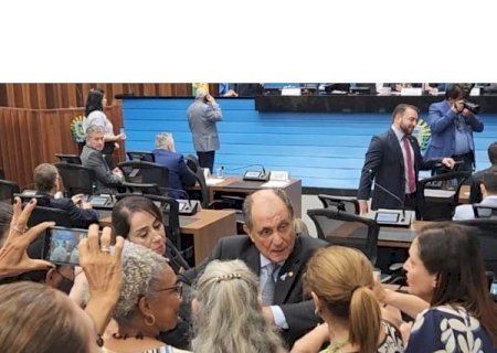 Violência: Zé Teixeira propõe reflexão no Dia da Mulher
