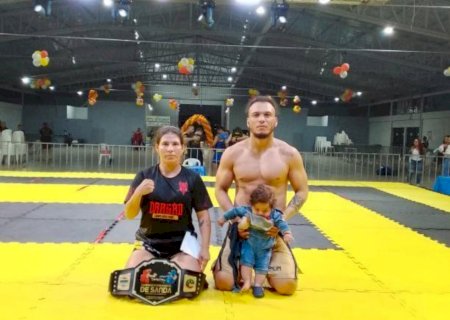 Casal caarapoense se destaca em evento de arte marciais no Paraná