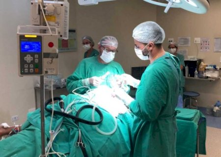 Regional de Três Lagoas faz 1ª cirurgia neurológica em novo setor e define protocolos com equipe