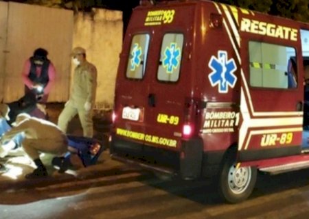 Rapaz é esfaqueado várias vezes e ferido com tiro na cabeça ao se negar a furtar carne em MS