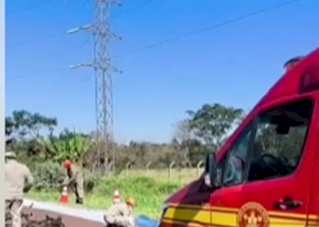 Agora: Ciclista morre atropelado por carreta no Anel Viário de Dourados
