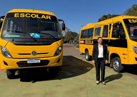Frota escolar de Caarapó ganha acréscimo com a chegada de dois ônibus