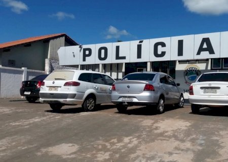 Itaporã: Homem encontra veículos estacionados em terreno comprado e aciona a polícia