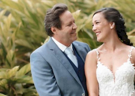 Adriana Birolli e Ivan Zettel se casam em cerimônia íntima no RJ