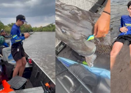 Rio Dourados - ‘Demorou meia-hora pra tirar da água’: Jovem de 13 anos pesca peixe de quase de 1,80 metros em MS