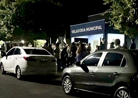 Paraíso das Águas : Como&ccedil;&atilde;o toma conta em um dos vel&oacute;rios mais tristes da hist&oacute;ria do município