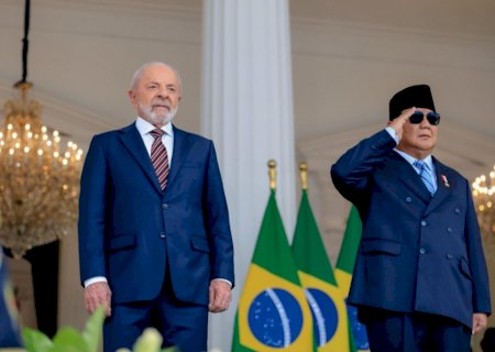 Na Indonésia, Lula confirma que vai ser candidato em 2026