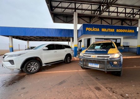 Caminhonete com registro de furto é recuperada na fronteira