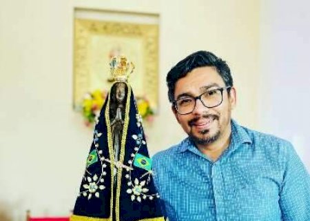 Padre é morto com facadas no pescoço e marteladas na cabeça