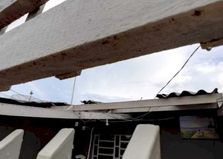 Segurem suas telhas! Alerta vermelho prepara moradores para tempestades neste domingo