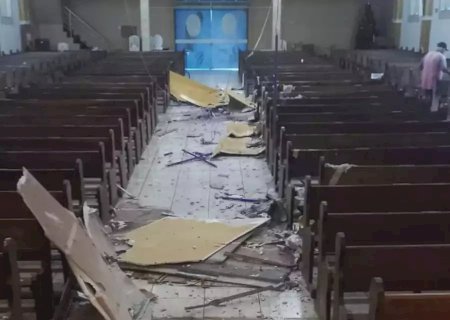 Fátima do Sul - Ventos fortes atingem a Paróquia Nossa Senhora de Fátima e causam danos a estrutura da igreja