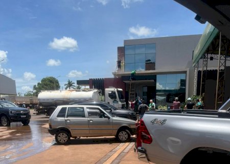 Vídeo - Incêndio atinge o segundo andar de prédio onde funciona restaurante em Itaporã