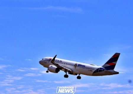 Preço médio das passagens aéreas cai 20% em novembro