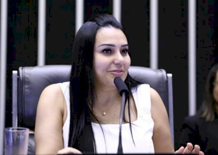 Projeto estabelece diretrizes para atendimento de mulheres com adenomiose no SUS