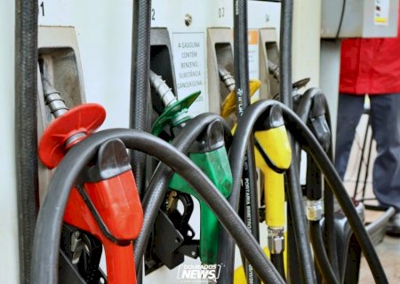 Litro do diesel custará R$ 0,64 a menos com pacote para frear alta