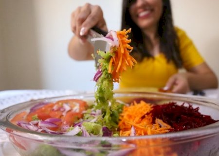 Reeduca&ccedil;&atilde;o alimentar lidera estrat&eacute;gias para emagrecer entre leitores