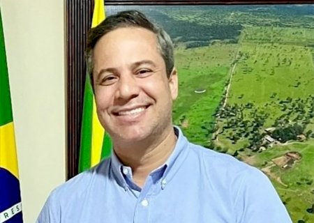 Prefeito Tiago  Carbonaro sanciona lei que garante reajuste de 5,40% aos professores da rede municipal de Itaporã