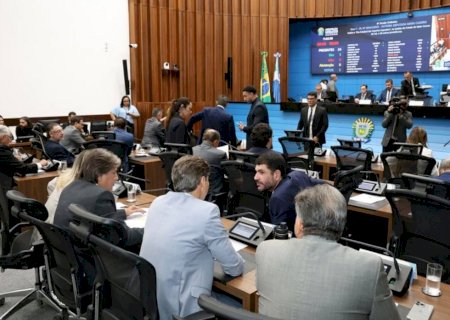 Assembleia vota em 1ª discussão  projeto que reajusta salário dos servidores públicos