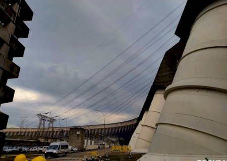Diretor brasileiro de Itaipu garante tarifa reduzida em 2027