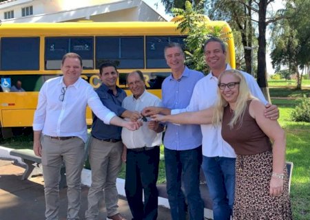 Itaporã recebe novo ônibus escolar para reforçar transporte da rede municipal