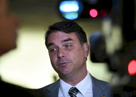 Flávio Bolsonaro nega ter pedido reunião com Trump: ‘I didnt ask anything’