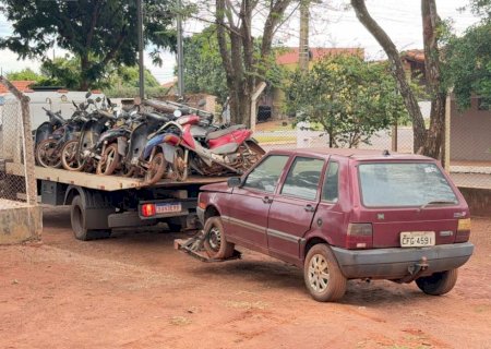 Operação “Limpa Pátio” avança em Itaporã e veículos apreendidos começam a ser removidos