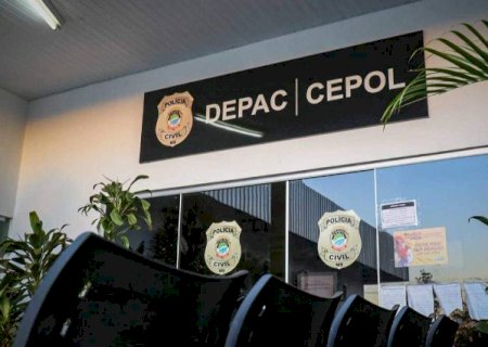 Suspeito &eacute; baleado na perna ao tentar tomar arma de policial