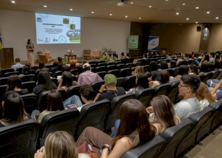 Semana científica reúne especialistas para discutir o futuro da Medicina Veterinária no estado