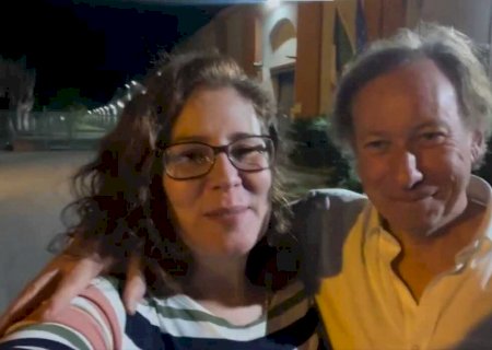 Carla Zambelli se emociona ao sair da prisão: 'essa vitória é de Deus' (vídeo)
