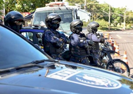 Mulher simula chegada de lanche e se livra de agressor ao chamar a Guarda Civil