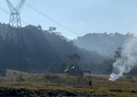 Helicóptero cai no interior de Santa Catarina; bombeiros confirmam uma morte