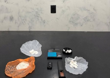 Polícia apreende cocaína e prende homem durante cumprimento de mandado