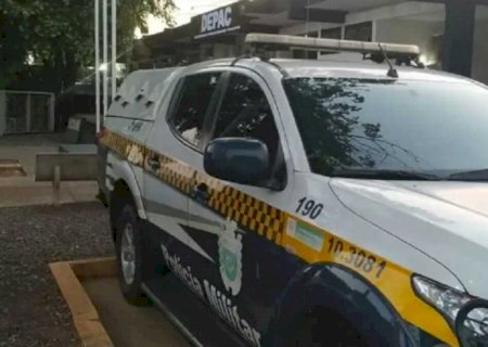 Motorista embriagado chama policial de 'neguinho' e acaba preso