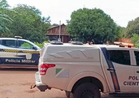 Dourados - Mulher é encontrada morta dentro de casa em distrito e filho levado para delegacia