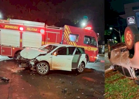 Batida entre carros deixa caminhonete capotada em Dourados