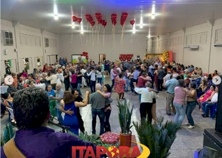 Melhor Idade vai tomar conta da pista! Baile acontece nesta sexta-feira em Itaporã