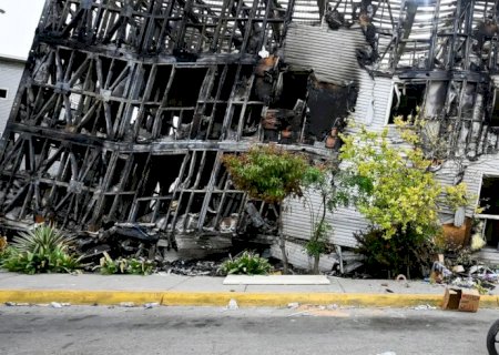 Ministro da Defesa irá a Caracas para reforçar apoio aos venezuelanos