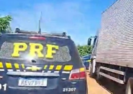 Caminhão roubado no PR é encontrado abandonado às margens de rodovia em MS