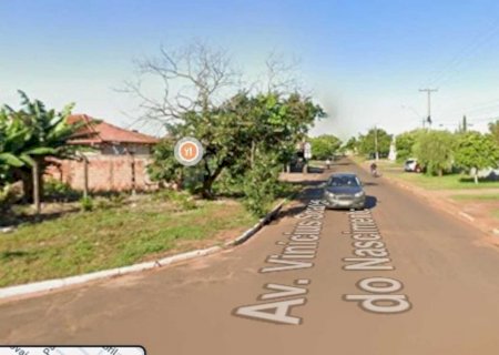 Criança de 2 anos chora de fome e mãe joga caldo fervente no rosto da filha em Ponta Porã