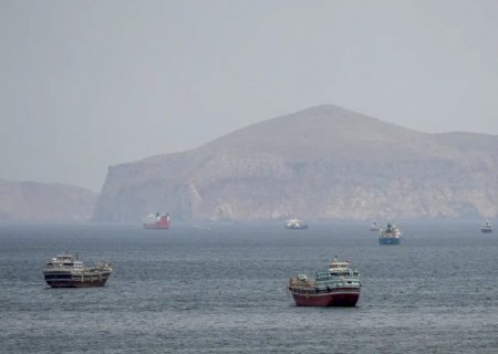 Navios já navegam pelo Estreito de Ormuz sob plano de retirada da ONU