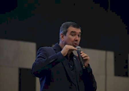 Riedel avisa que foco &eacute; gest&atilde;o e evita &ldquo;guerra digital&rdquo;