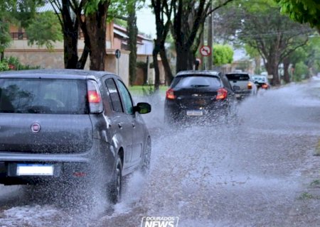 Inmet amplia até domingo alerta para possibilidade de chuvas intensas em Dourados