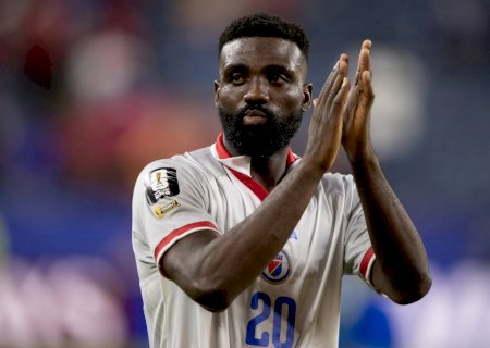 Atacante explica admiração do povo do Haiti pela Seleção: "Trouxe felicidade para nós"